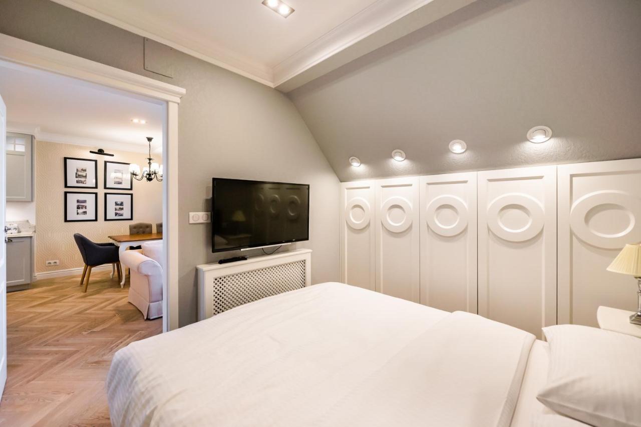 Lovely Apartment In The Heart Of Варшава Екстериор снимка