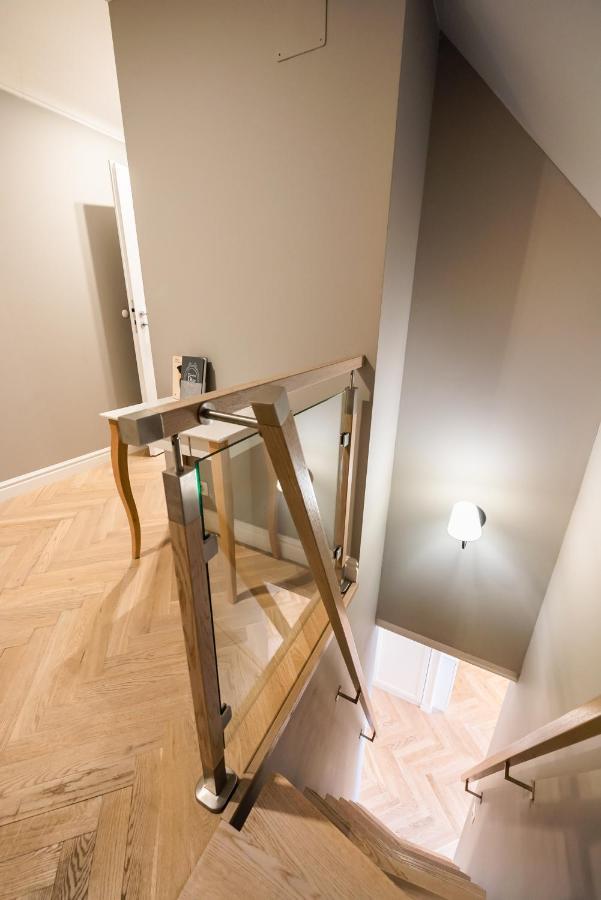 Lovely Apartment In The Heart Of Варшава Екстериор снимка