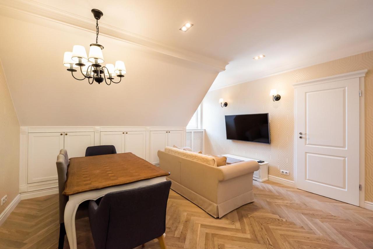 Lovely Apartment In The Heart Of Варшава Екстериор снимка